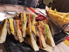 鸡腿肉三明治-遇见西木美式餐厅(体育路店)
