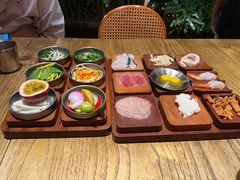 -银米·云南传统过桥米线(双廊黑金冠店)