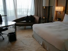 -上海滴水湖皇冠假日酒店