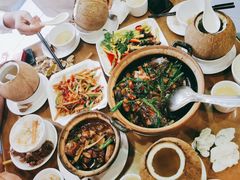 沙姜焗鸡煲-大唐靓汤江门私房菜(景田店)