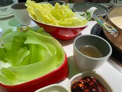-洪氏嗨捞·广东猪肚鸡·椰子鸡火锅(西咸万象城店)