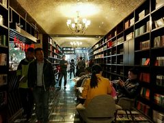 -钟书阁(松江泰晤士小镇店)