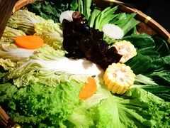 -尚尚仙·酸汤猪手·猪肚鸡火锅(华联万柳购物中心店)