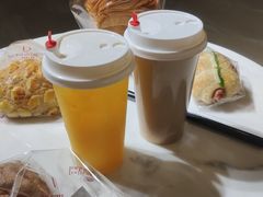 -顶东面包花园·生日蛋糕(世博店)