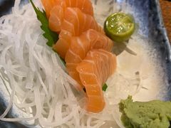 三文鱼刺身-鸟鸣门屋台料理(金帝银泰店)