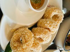 炸虾饼配泰国梅子酱-帕蓝·暹罗料理(大学路店)