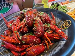 -肥肥虾庄·金牌油焖大虾(汉街SKP店)