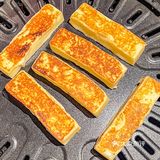 不会还有人没吃过这家糯叽叽的烤芝士条吧‼️ 