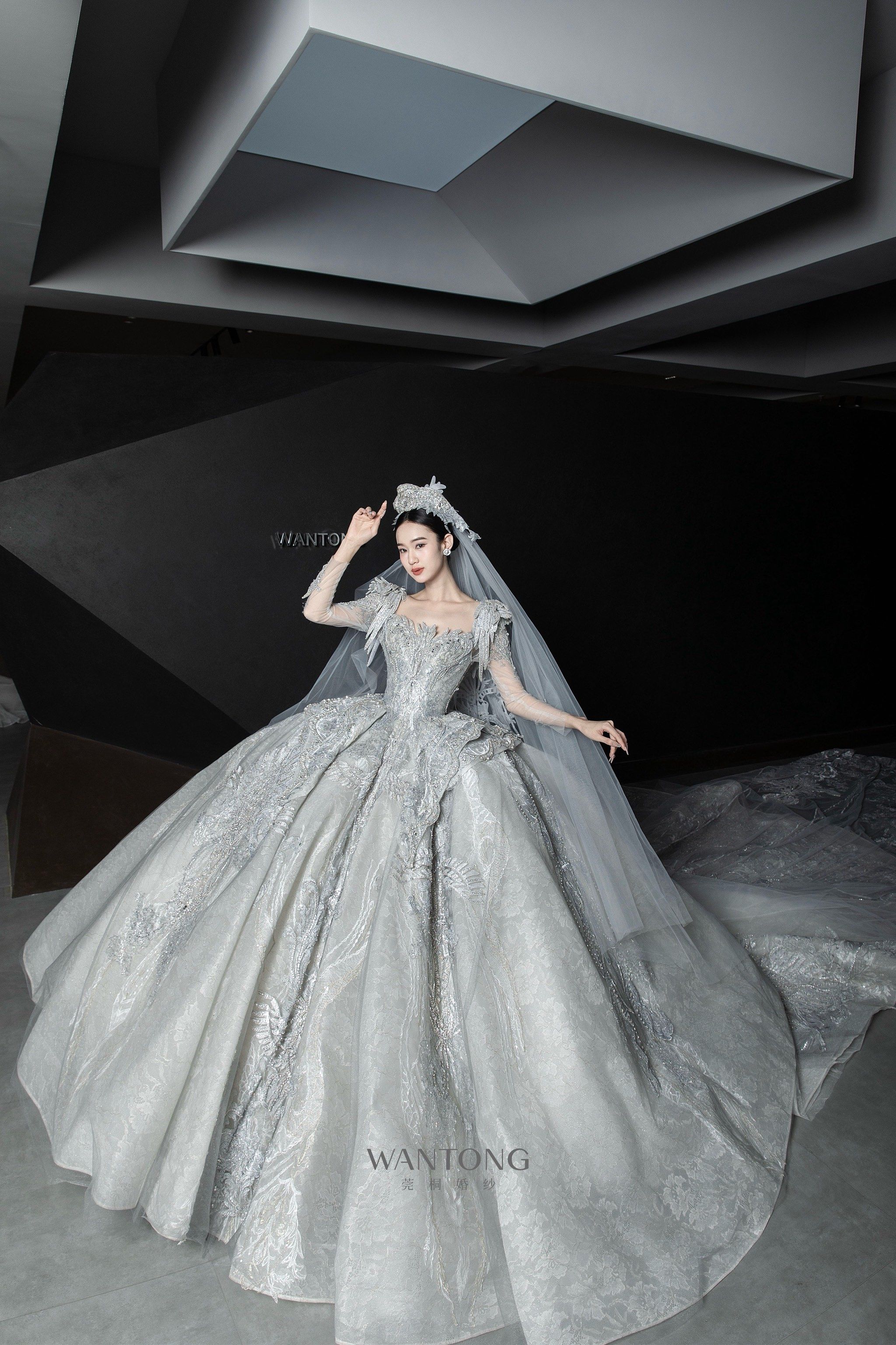 尽显浪漫奢华,童话里的宫廷婚纱,压轴款大主纱