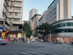 -大头虾越式风味餐厅(光明广场店)