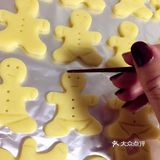 自制姜饼人饼干，很适合圣诞节的气氛！