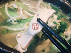 -丽虹云南过桥米线(兴工街店)