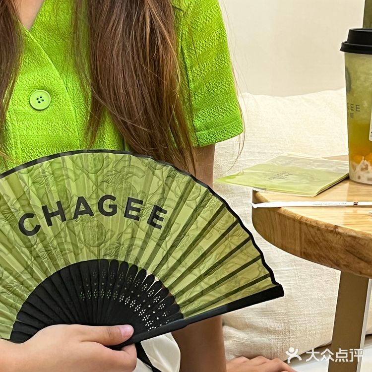 昆明💚霸王茶姬新包装🍈太高级啦