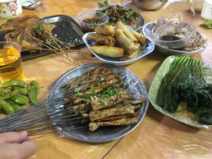 安陆烧烤(城站路店)-"我很喜欢吃这家的细豆丝煮腊肉.腊肉放的量.