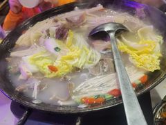 -霄汉牛三鲜湖北砂锅菜(万松园2店)