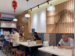 -李与白包子铺(桐梓林店)