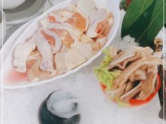 -洪氏嗨捞·广东猪肚鸡·椰子鸡火锅(西咸万象城店)