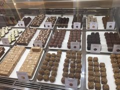 -VENCHI 闻绮(上海佛罗伦萨小镇店)