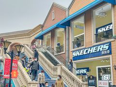 -王府井奥莱临潼小镇(临潼店)