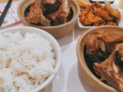 -万和春排骨砂锅米饭(新业广场店)