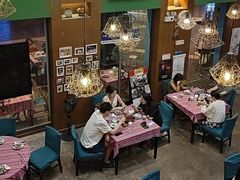 -香巴拉云南餐厅(华莱坞店)