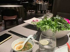 -左庭右院鲜牛肉火锅黑金店(陆家嘴中心店)