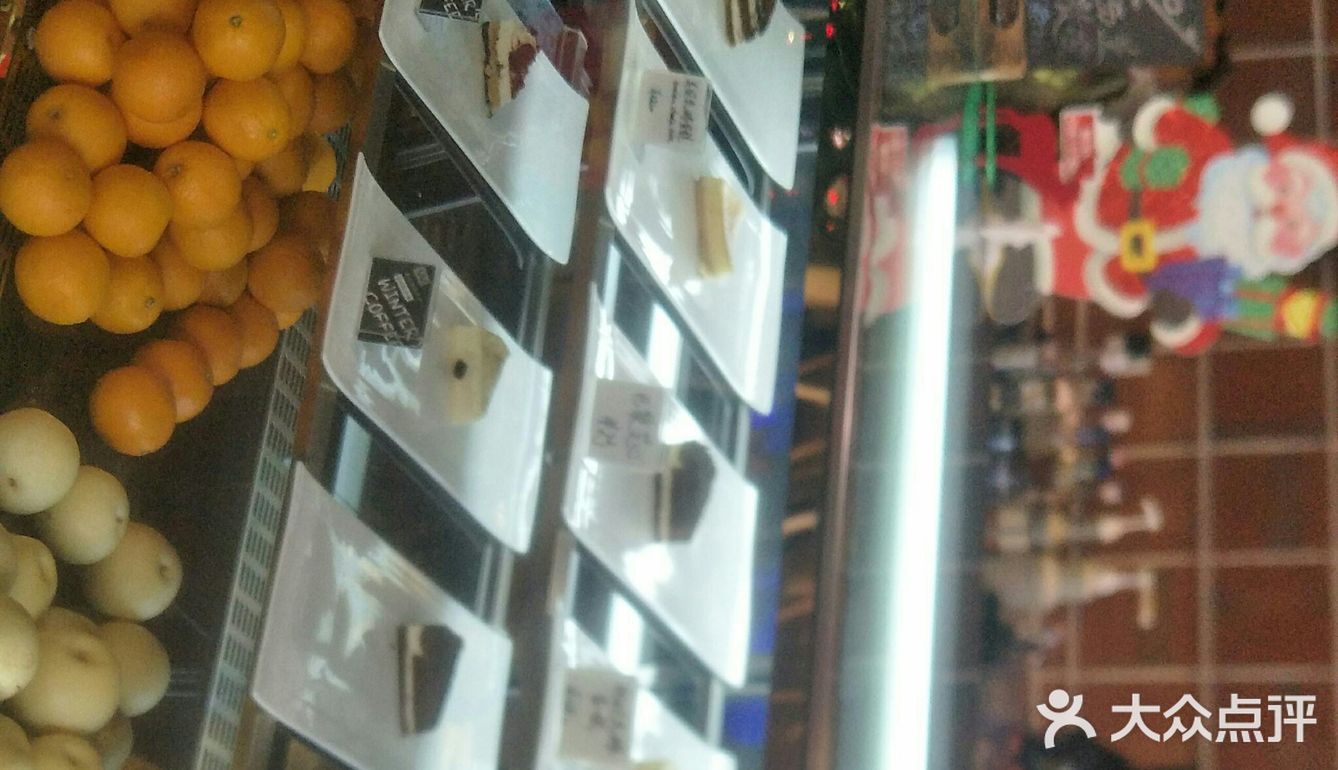 在市六人民医院后面，一条人流量不是很大的柳州路上