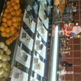 在市六人民医院后面，一条人流量不是很大的柳州路上