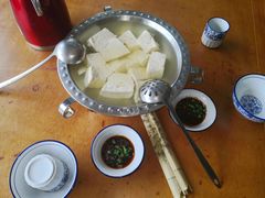 -石磨豆花家常菜·牦牛排土火锅