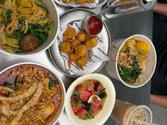-W COLLECTIVE  DESSERT SHOP