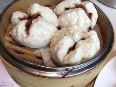 蜜汁叉烧包-广东胜利宾馆西关粤中餐厅