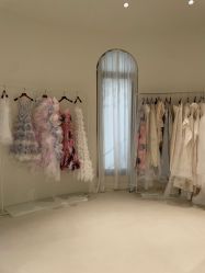 -LaMousse婚纱买手店