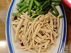 -鲁南仔·滕州炒鸡(经三路店)