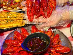 -肥小宝·金牌油焖大虾(襄阳龙虾地标店)
