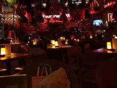 -FOUR PLAY BAR