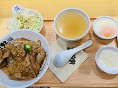 劲头满满松阪猪-熊吞·大碗丼烧肉饭(济宁万达广场店)