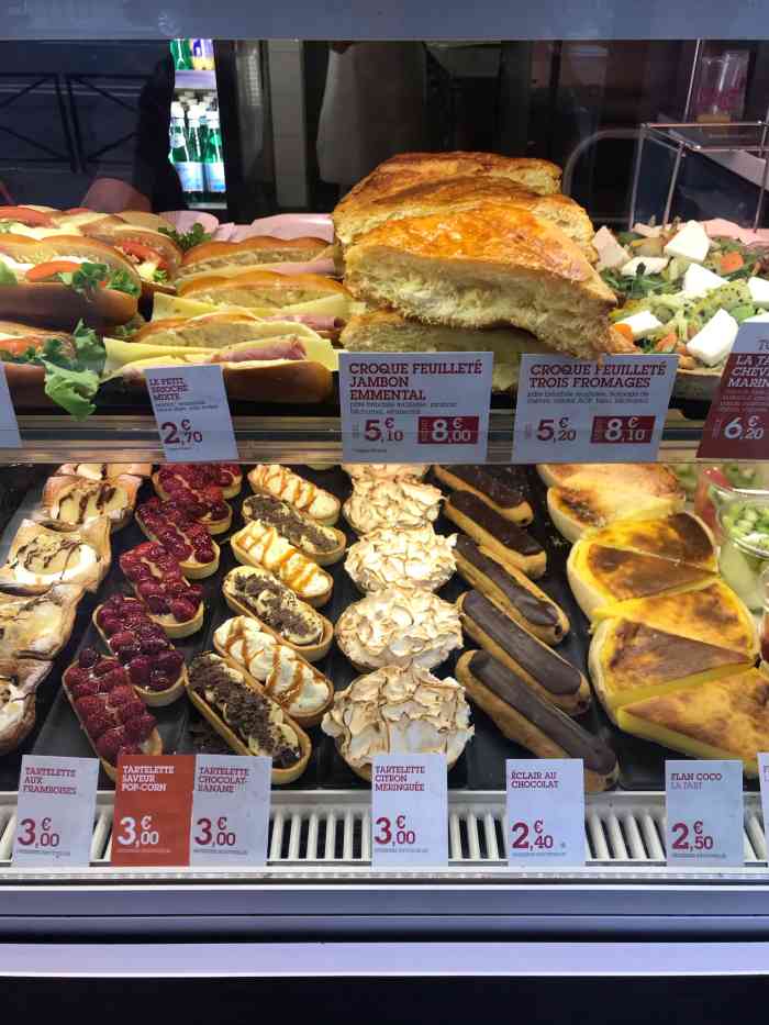 brioche doree-"巴黎街头走着走着饿了,最不愁没吃的了,连.