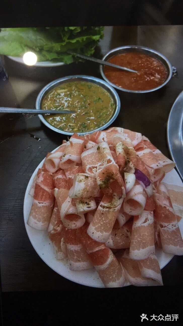 了以后有点脆，配上红色的多酱和黄色的粉粉