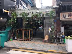 -溪岸路花鸟市场