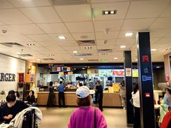 -麦当劳(上海虹桥站30B检票口楼上)