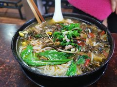 酸菜肉丝米线-李米线(总店)