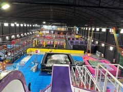 -嘿哟动霸CHUA·新潮玩运动娱乐中心·蹦床滑冰团建乐园