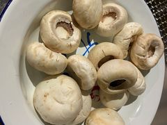口蘑-马路牙子地桌烤肉(工体店)