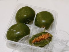咸蛋黄肉松青团-盒马鲜生(189购物中心店)