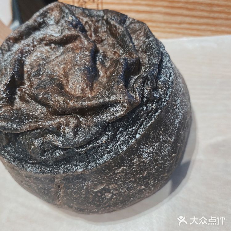 花臂小姐姐终于吃了奈雪的茶，面包和茶饮口味都喜欢❗️