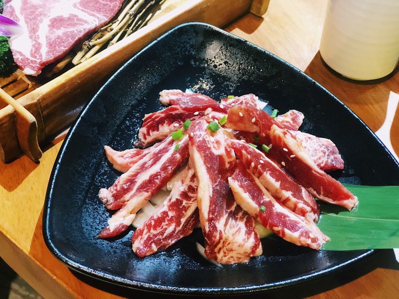 个人超级爱鸡胗 牛舌这样的口感 牛肋条 好吃不过贴骨肉!