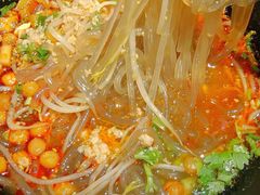 -爆炸头阿姨小四川正宗川味小吃(无任何分店)