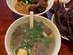 -佬钱湾仔(衣裳街店)