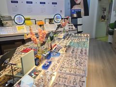 -天空之镜眼镜店蔡司依视路配镜授权零售店(望京颐堤港店)