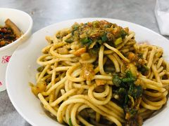 热干面-半月镰胡姐脆皮萝卜饺子